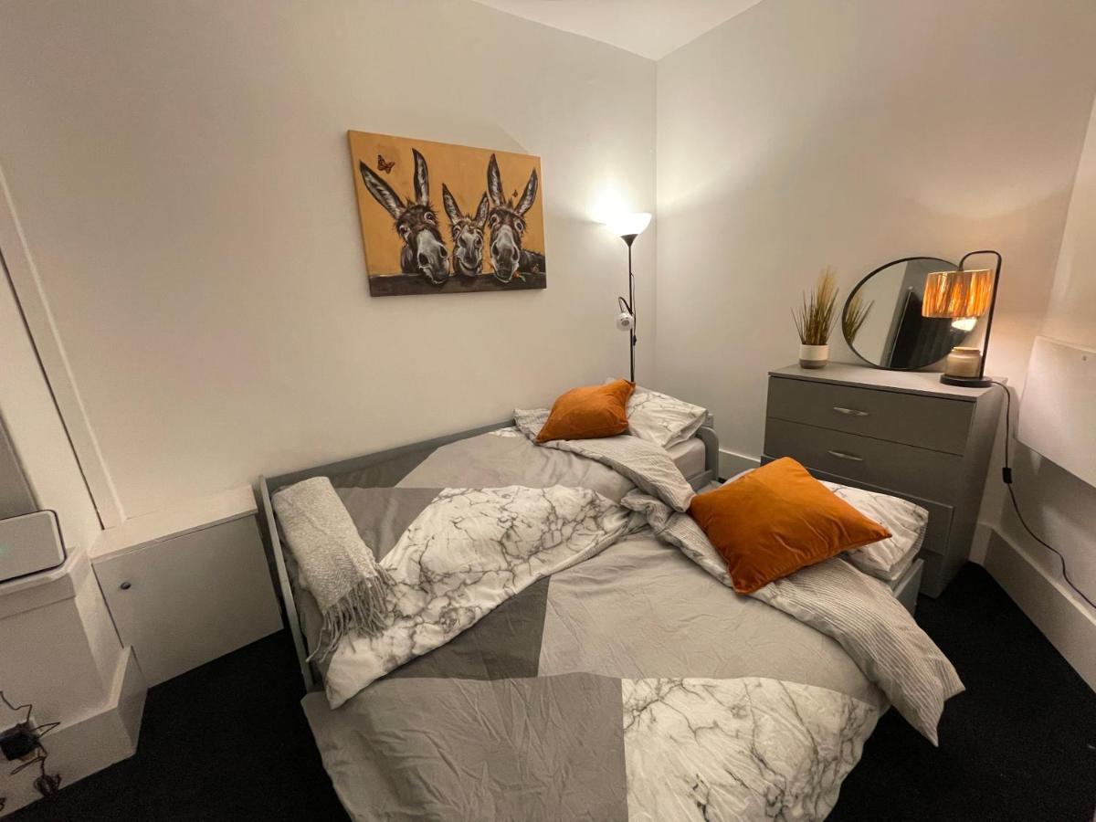 Urban 3 Bedroom Home In Kings Heath-Great Location Бірмінгем Екстер'єр фото